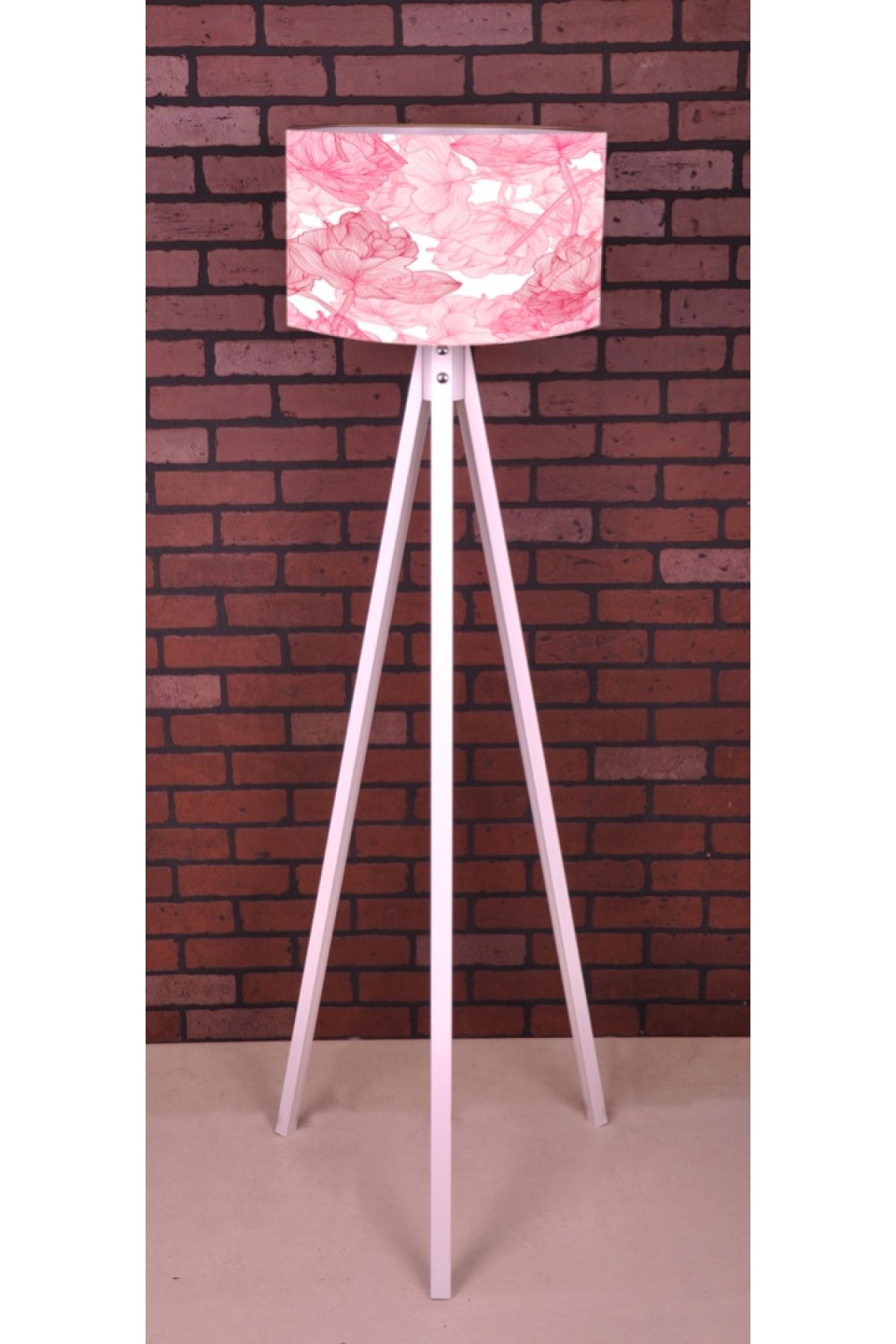 Evsimo 3 Ayaklı Tripod Pembe Çiçek Desen Lambader Evsimo 3 Ayaklı Tripod Pembe Çiçek Desen Lambader