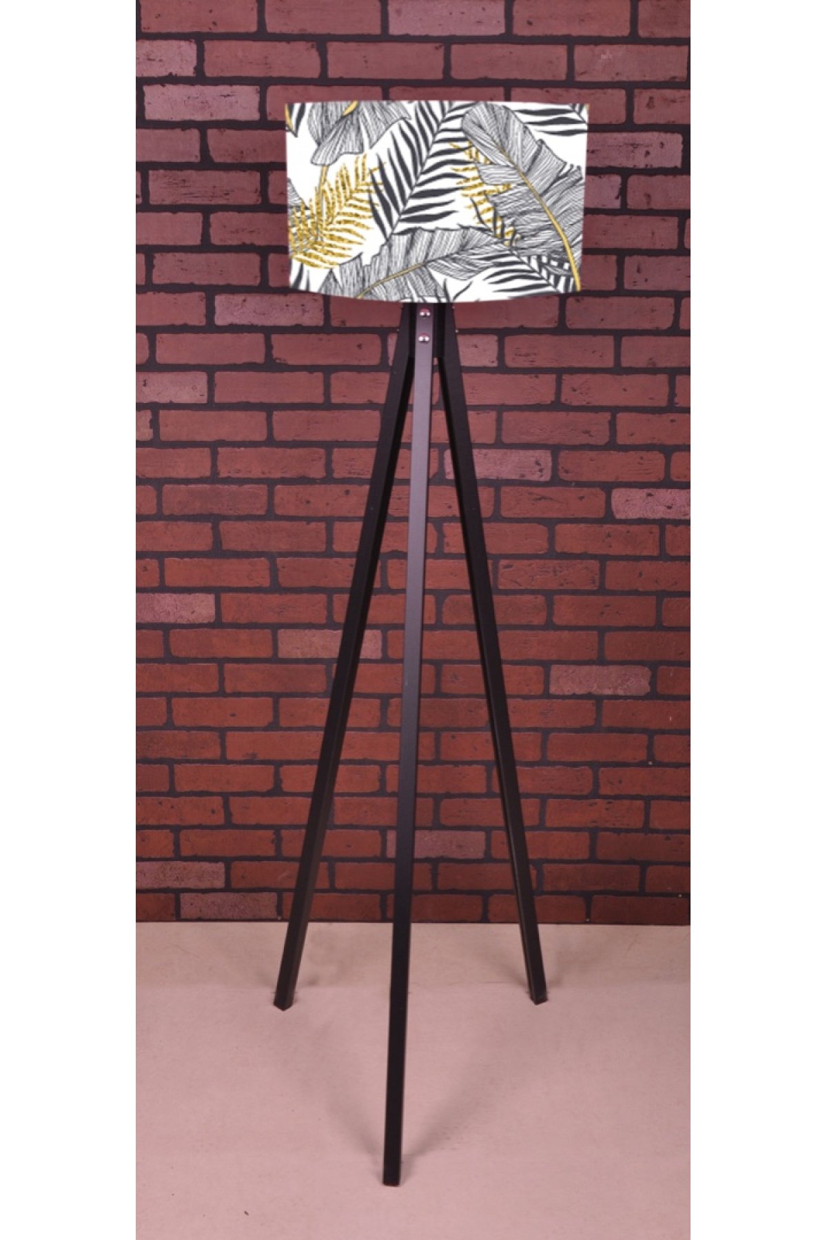 Evsimo 3 Ayaklı Tripod Siyah Yaprak Lambader Evsimo 3 Ayaklı Tripod Siyah Yaprak Lambader